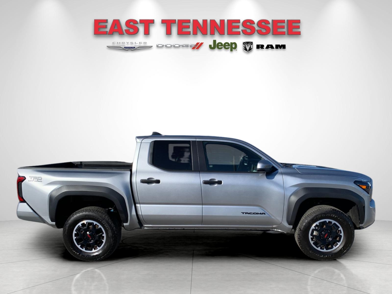 2024 Toyota Tacoma TRD Off-Road photo 2