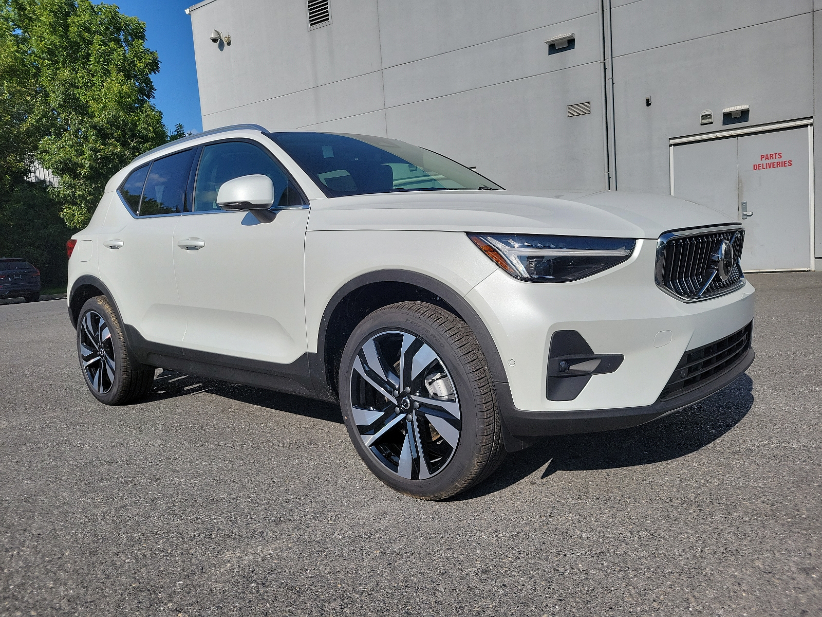 2025 Volvo XC40 Ultra