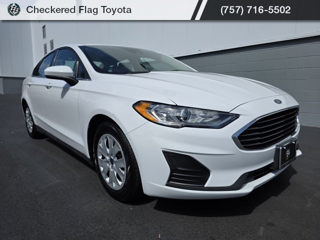 2020 Ford Fusion S photo 11