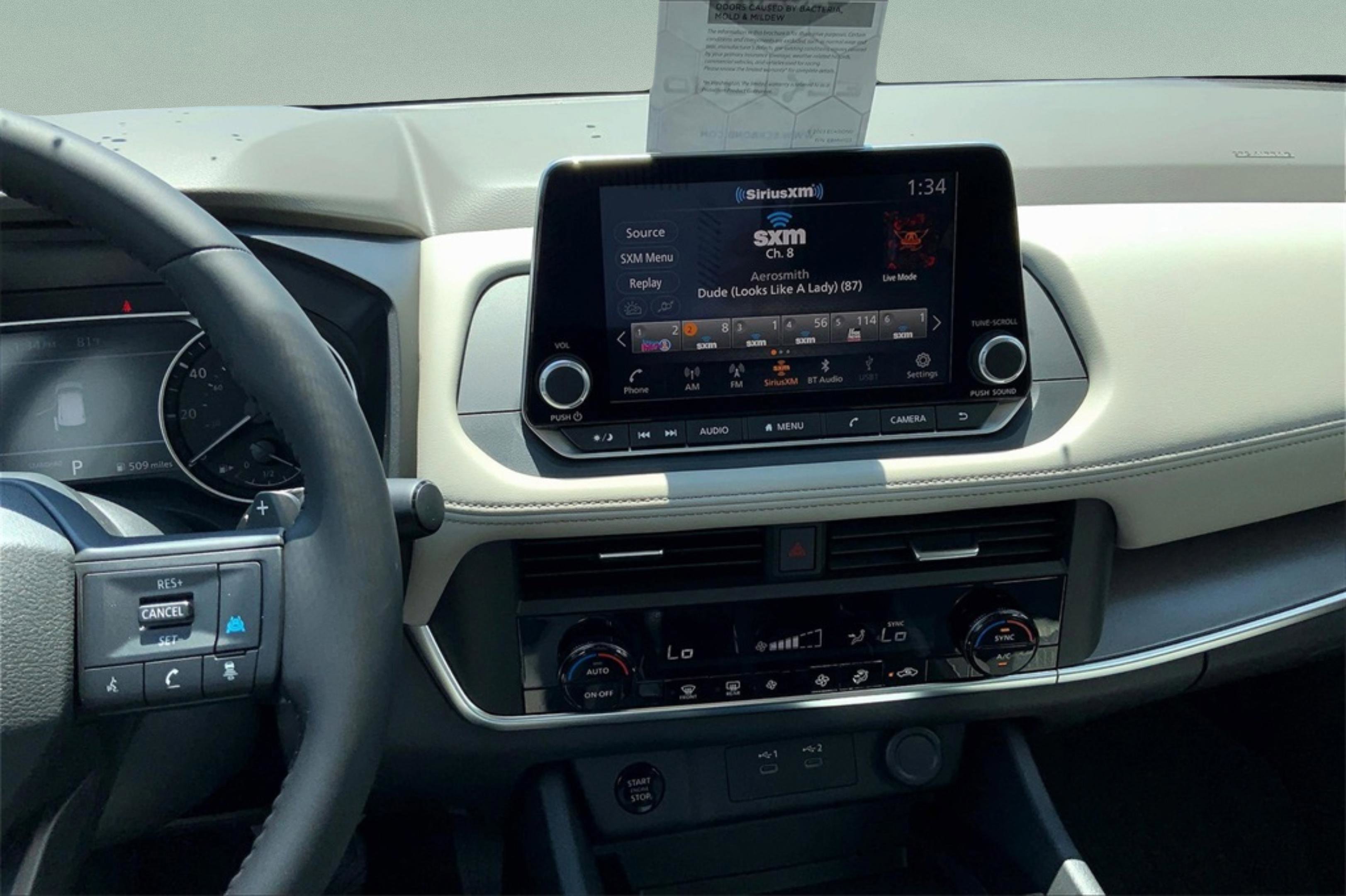 2025 Nissan Rogue SV photo 3