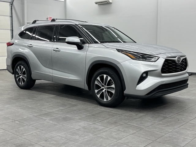 2021 Toyota Highlander XLE's photo