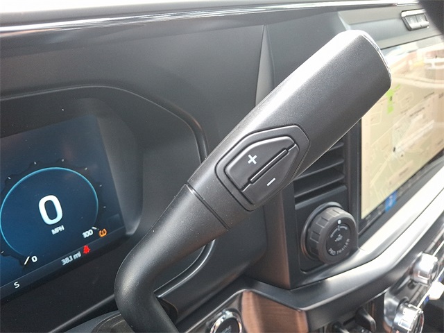 2025 Ford F-350 Lariat photo 11