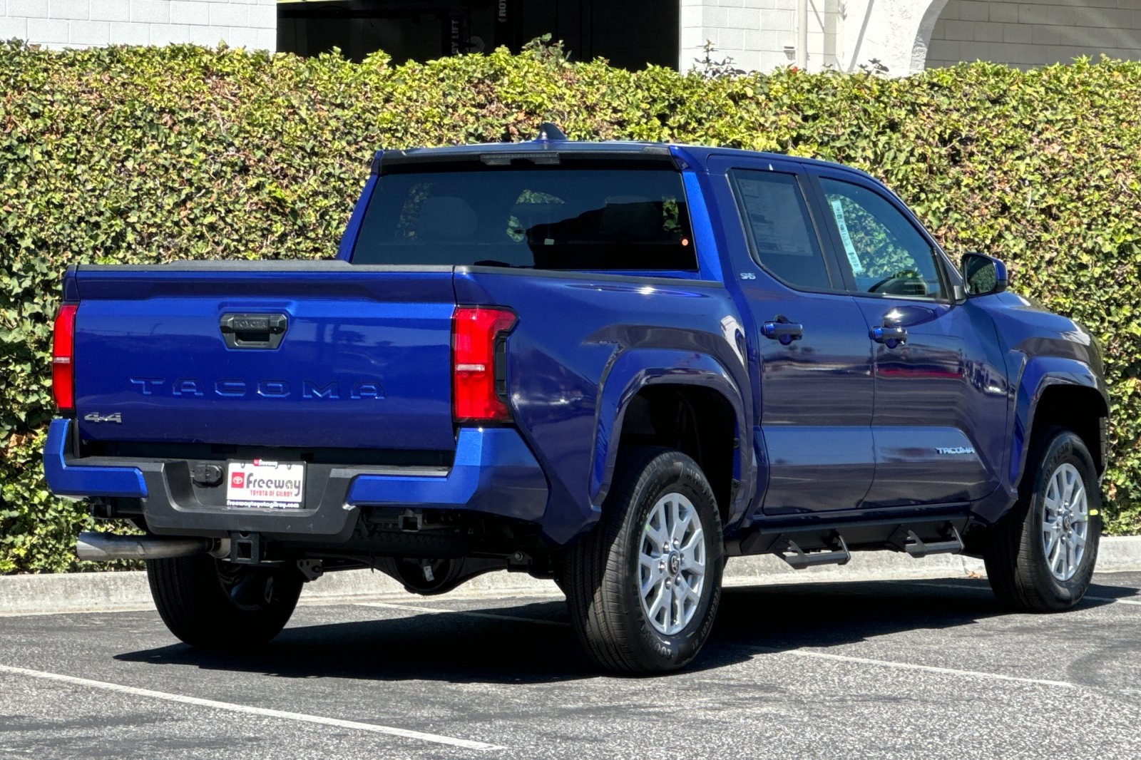 2025 Toyota Tacoma SR5 4x4 Double Cab photo 4
