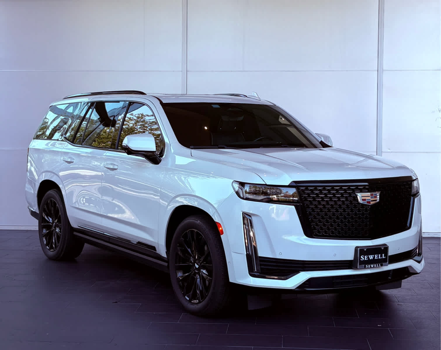 2023 Cadillac Escalade Premium Luxury photo 3