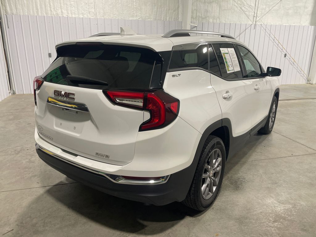 2024 Gmc Terrain SLT photo 2