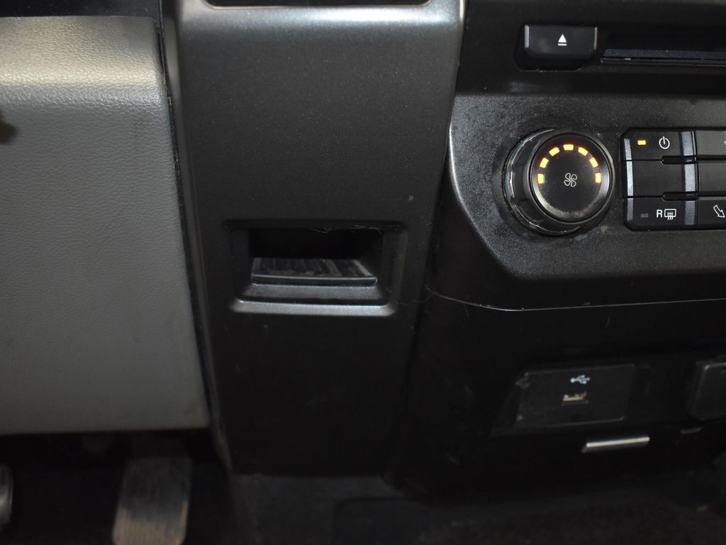 2017 Ford F-150 XLT photo 22