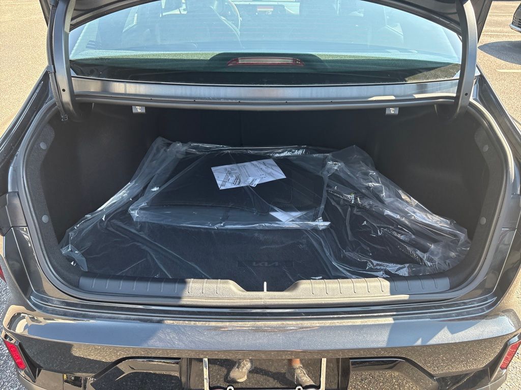 2025 Kia K4 GT-Line photo 27