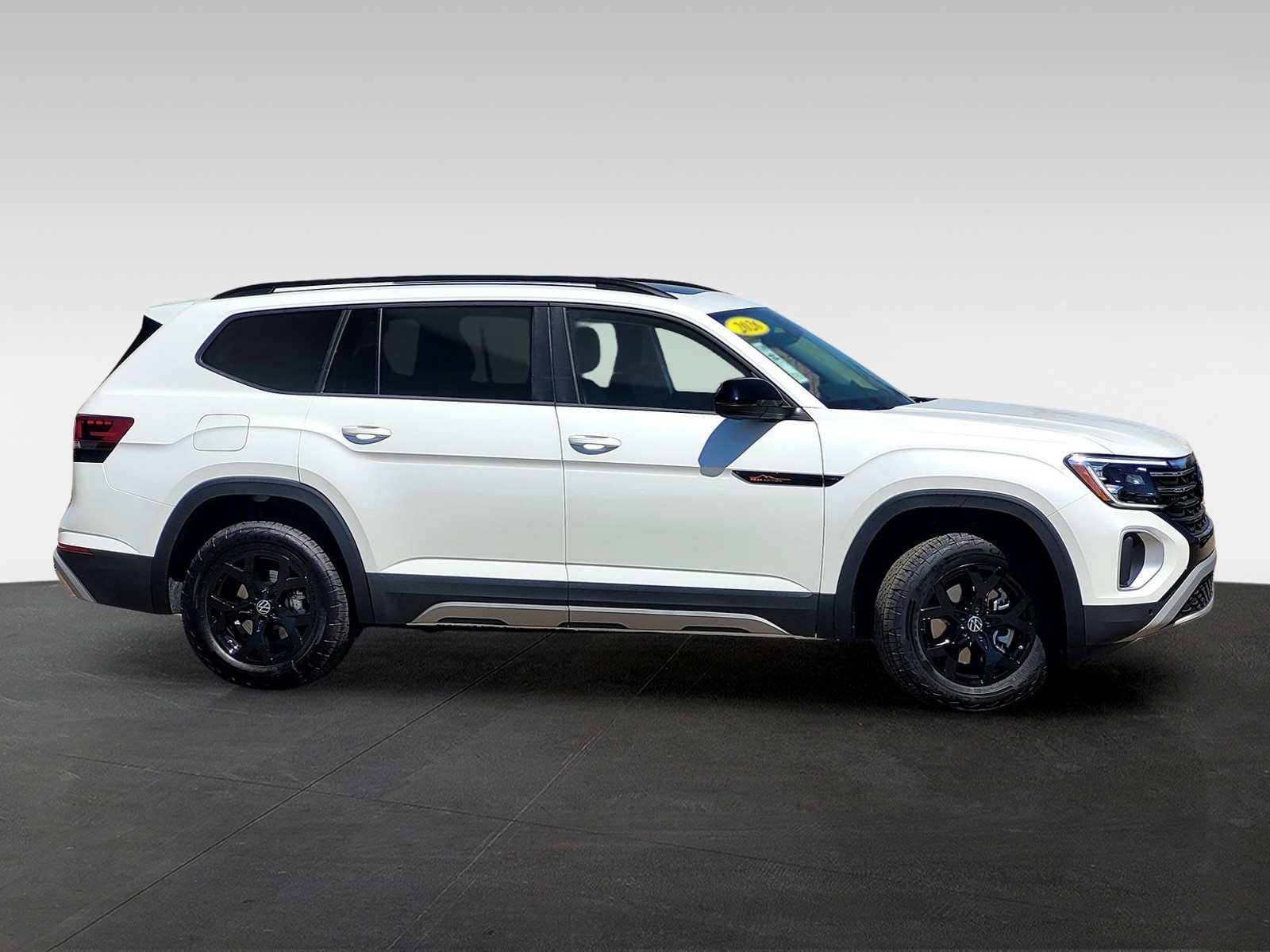 2026 Volkswagen Atlas Peak Edition SE photo 3