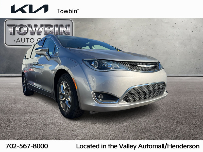 2020 Chrysler Pacifica Limited's photo