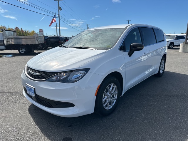 2026 Chrysler Voyager LX photo 3