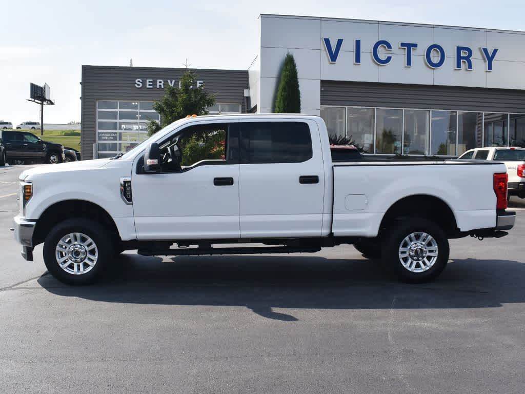 2019 Ford F-350 XLT photo 2
