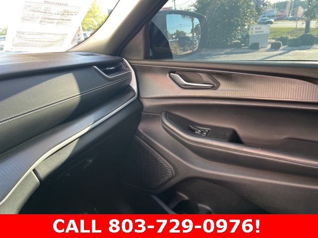 2023 Jeep Grand Cherokee Altitude photo 27