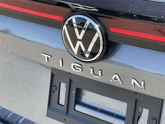 2025 Volkswagen Tiguan SE photo 12