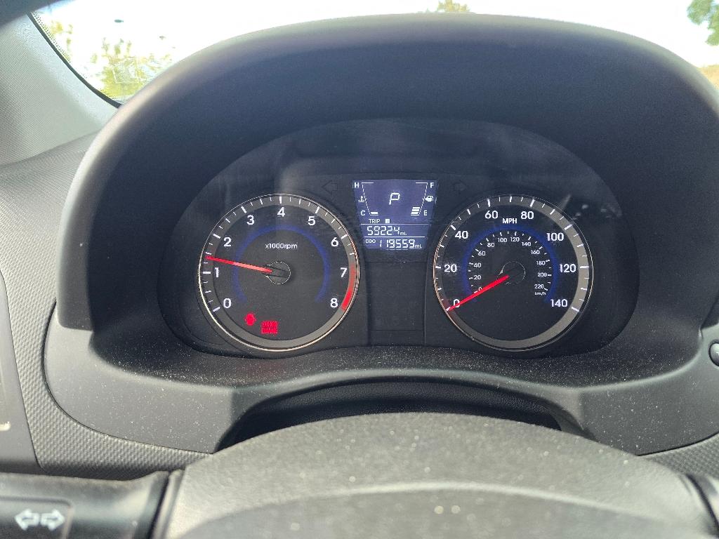2013 Hyundai Accent GLS SE photo 8