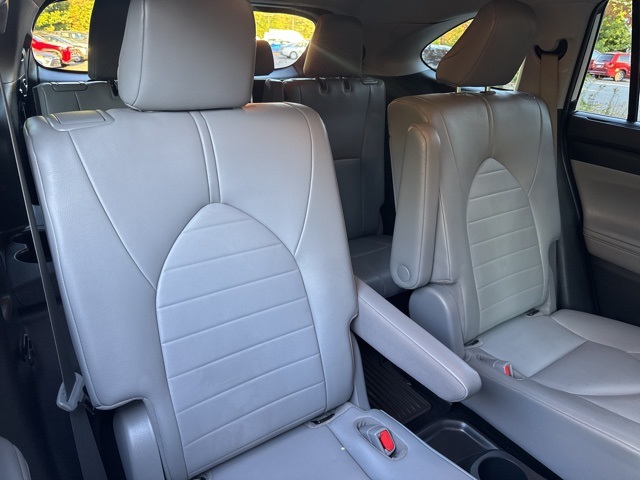 2020 Toyota Highlander XLE photo 11