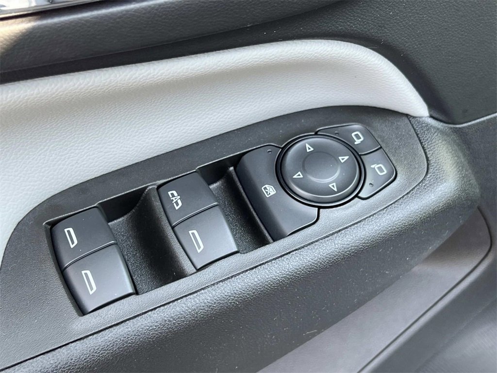 2023 Chevrolet Equinox LS photo 13