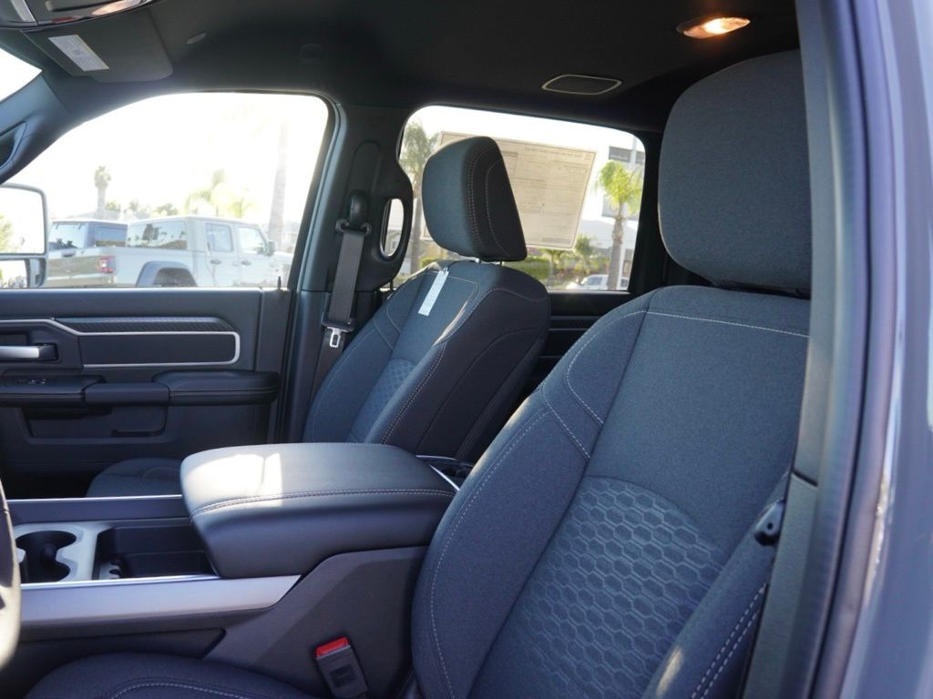 New 2026 Ceramic Gray Clear-Coat Exterior Paint RAM Big Horn image 17