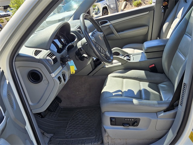 2010 Porsche Cayenne Base photo 12