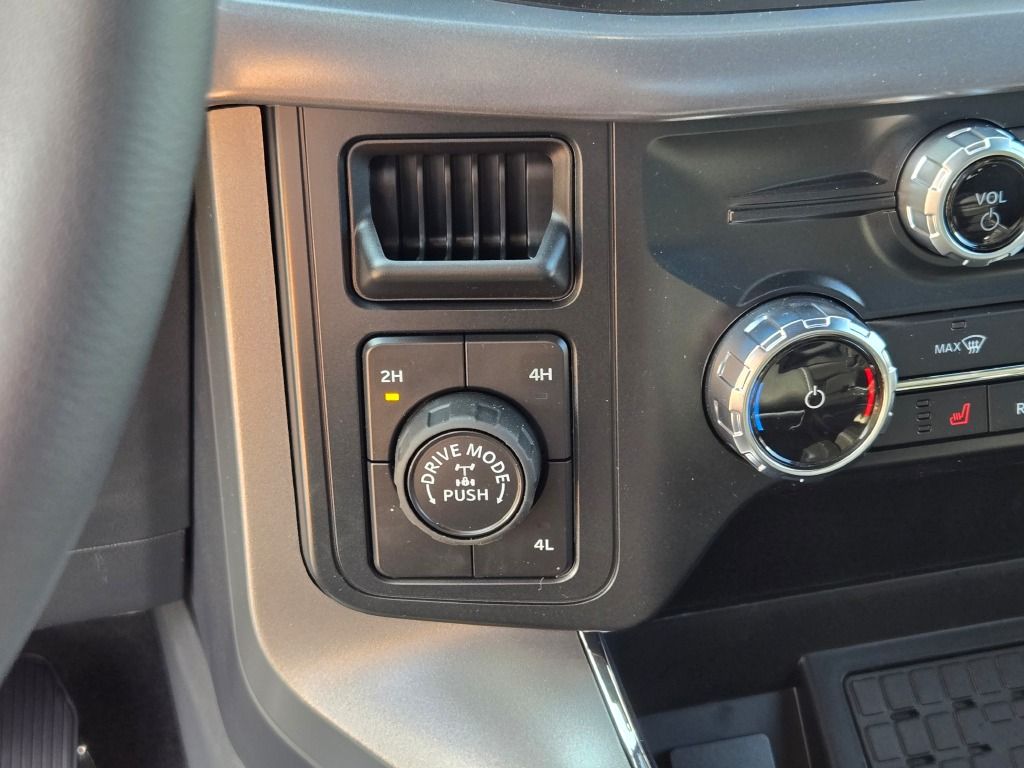 2025 Ford F-150 XLT photo 22