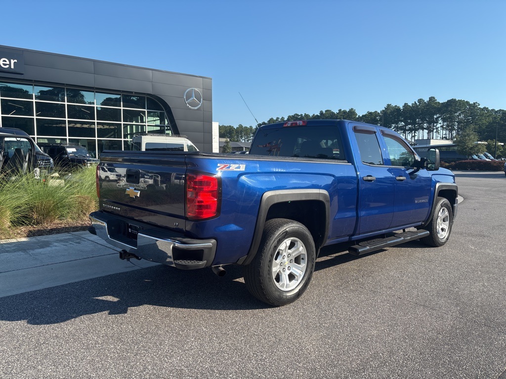 2014 Chevrolet Silverado 1500 LT photo 2