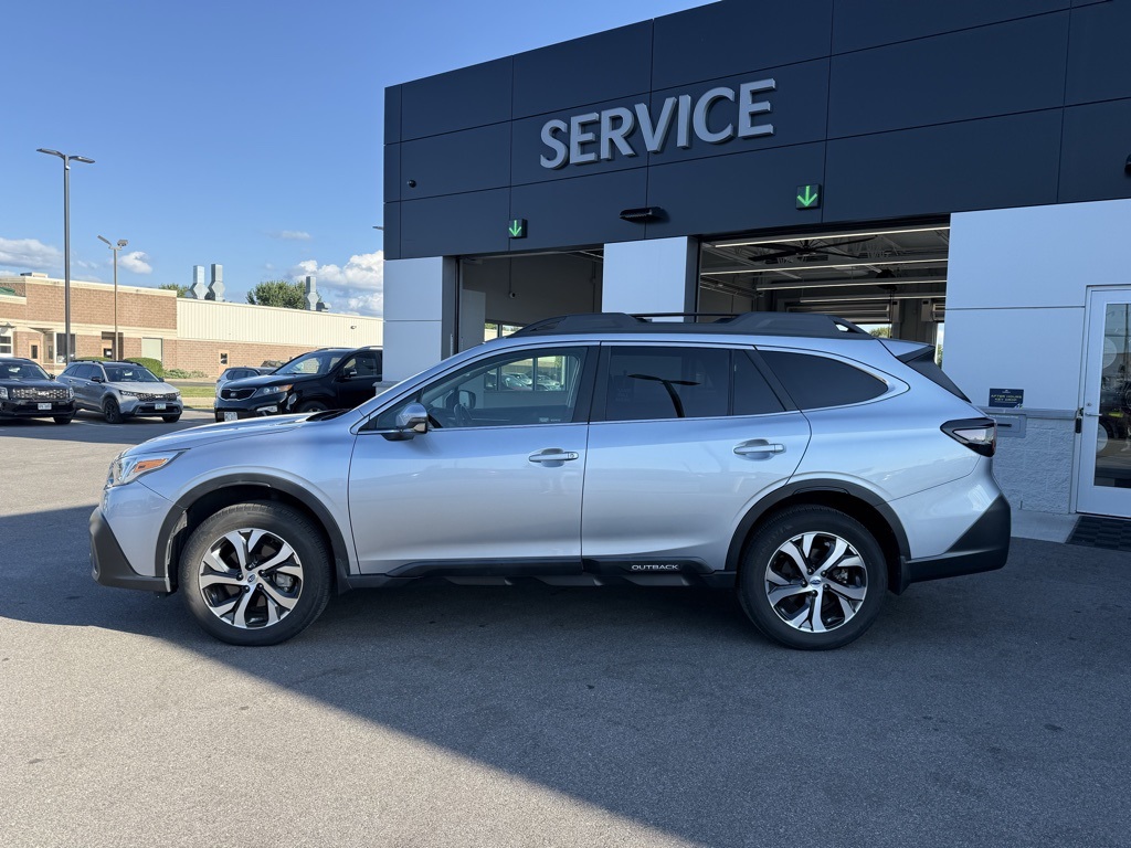 2022 Subaru Outback Limited photo 2