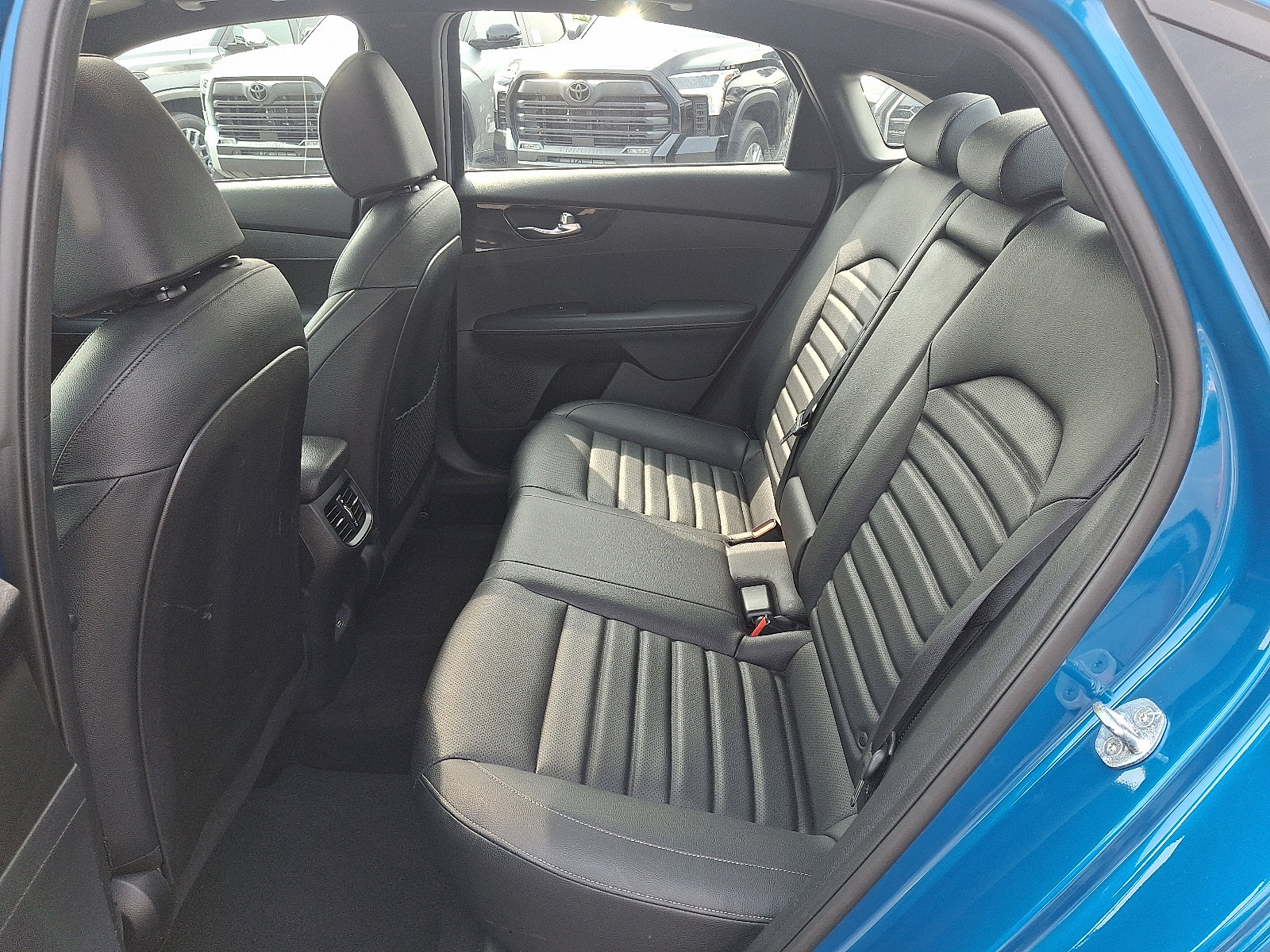 2022 Kia Forte GT-Line photo 9