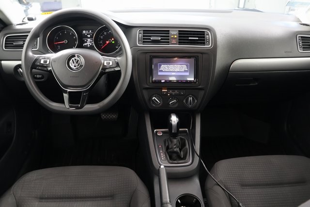 2015 Volkswagen Jetta 1.8T SE photo 2
