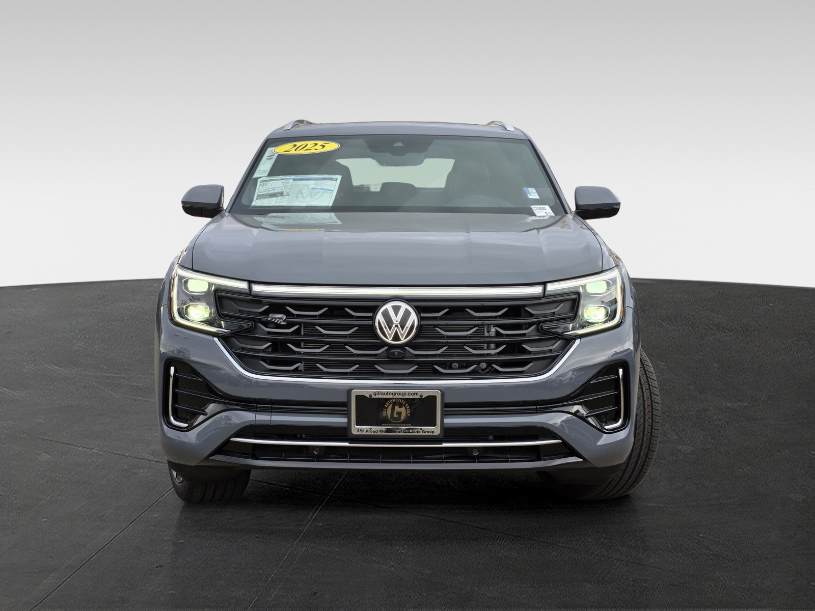 2025 Volkswagen Atlas Cross Sport SEL Premium R-Line photo 2