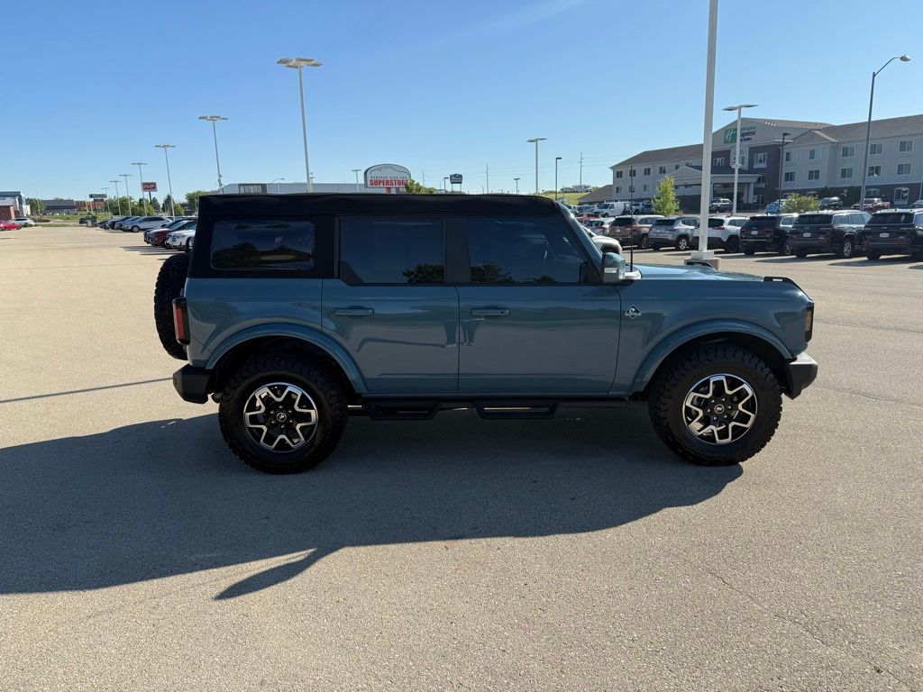 2023 Ford Bronco Base photo 2