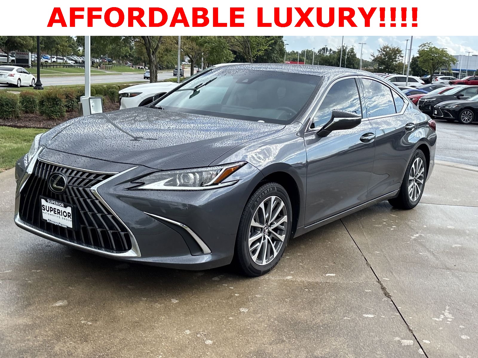 2024 Lexus ES 350's photo