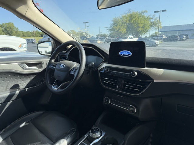 2020 Ford Escape SEL photo 4