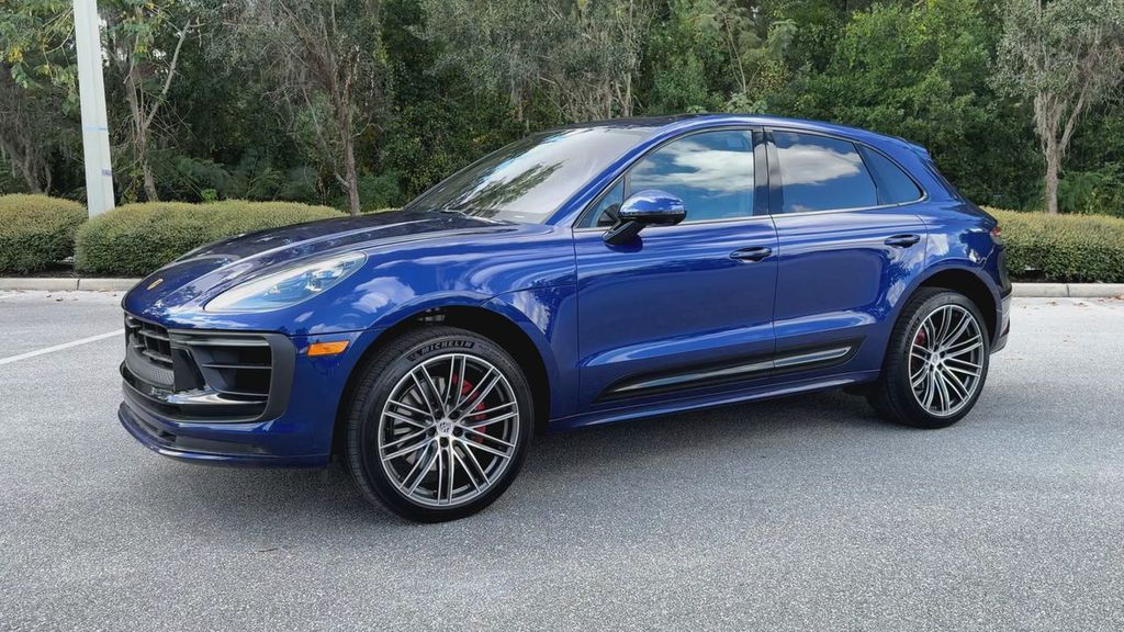 2025 Porsche Macan S photo 4