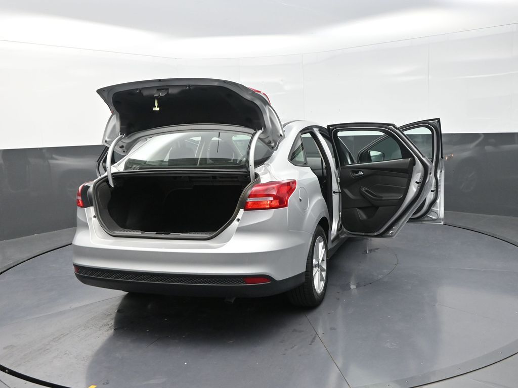 2018 Ford Focus SE photo 31