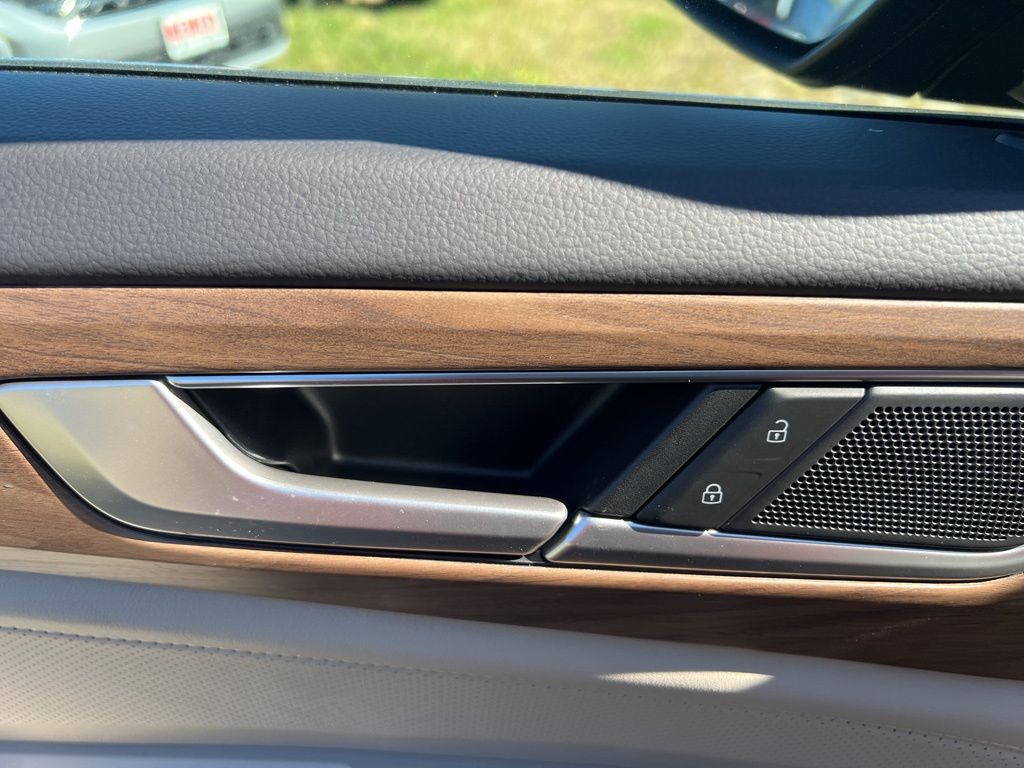 2026 Volkswagen Atlas SE Technology photo 15