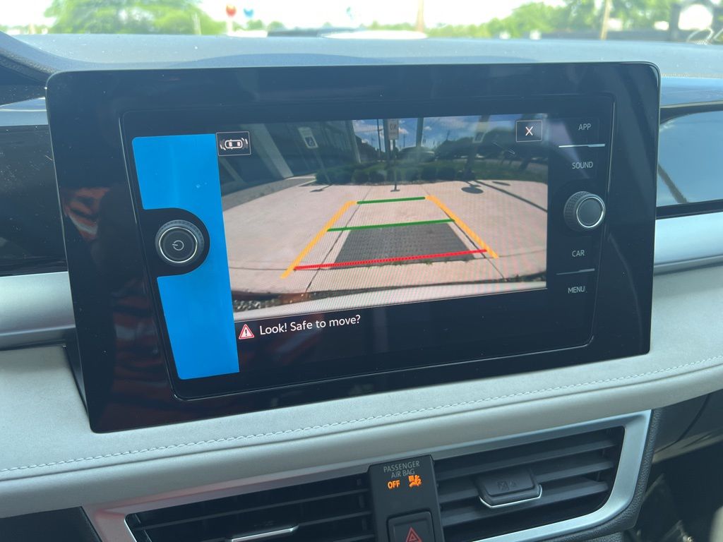 2025 Volkswagen Taos SE photo 25