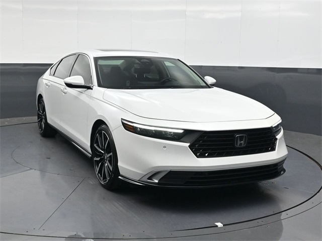 2023 Honda Accord Hybrid Touring photo 2