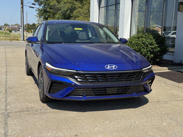 2025 Hyundai Elantra Limited photo 12