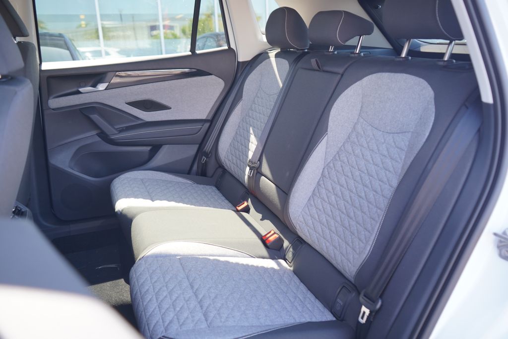 2025 Volkswagen Tiguan S photo 4