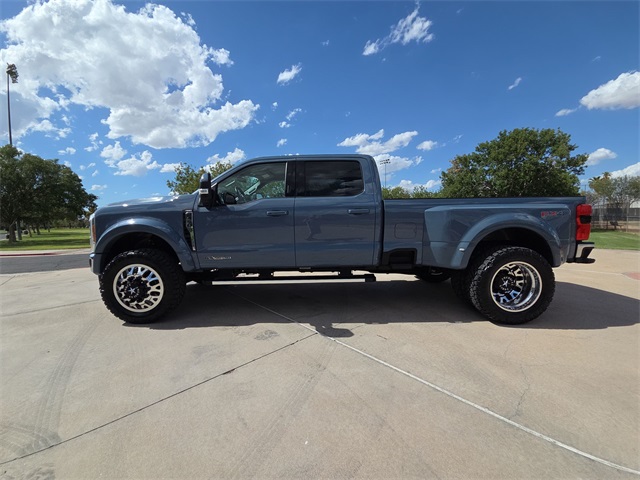 2023 Ford F-450 photo 4