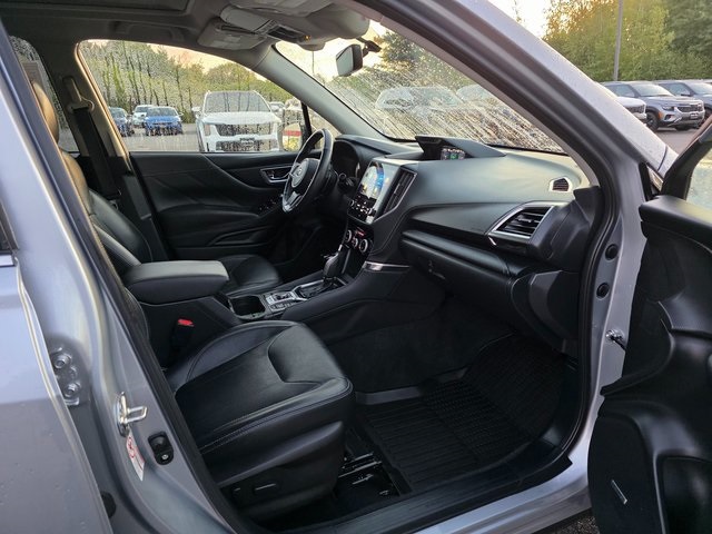 2020 Subaru Forester Touring photo 8