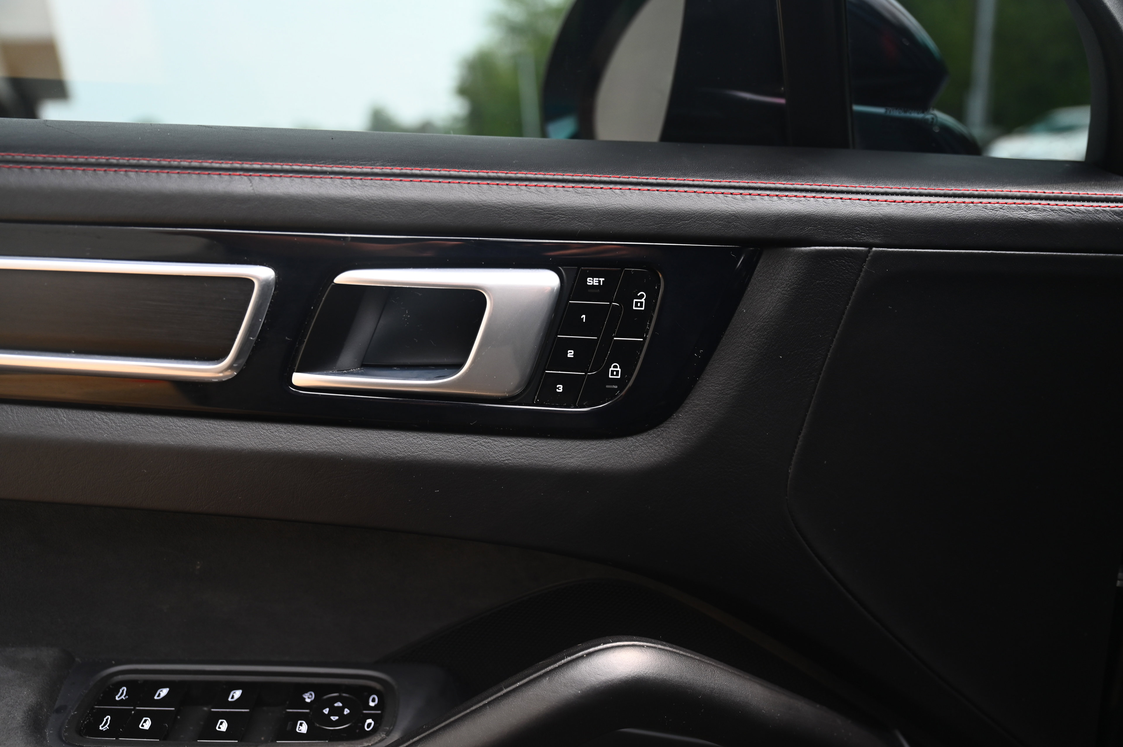 2021 Porsche Cayenne GTS Coupe photo 12