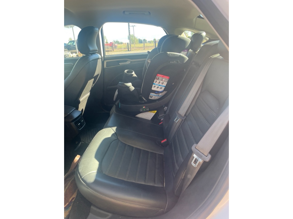 2016 Ford Fusion SE photo 3