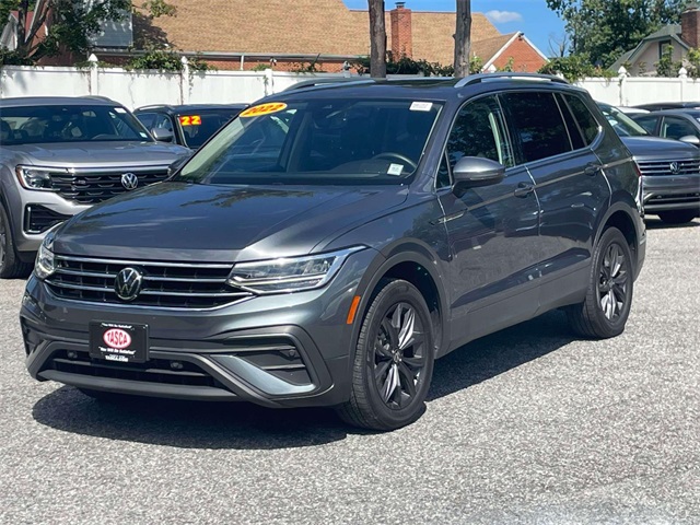 2022 Volkswagen Tiguan SE photo 2