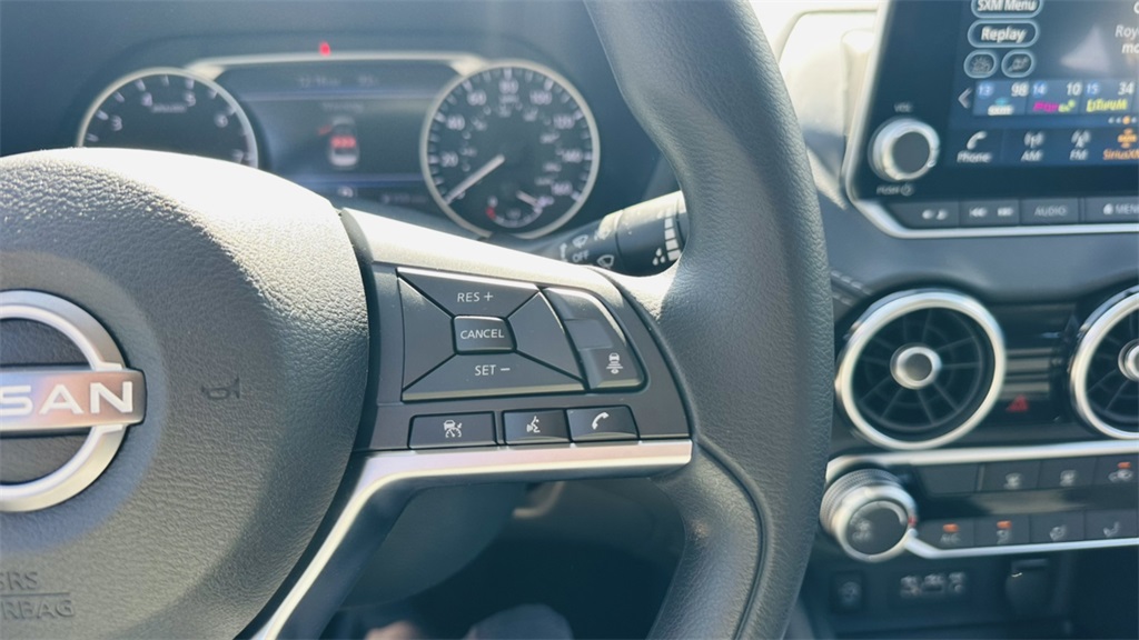 2025 Nissan Sentra SV photo 16