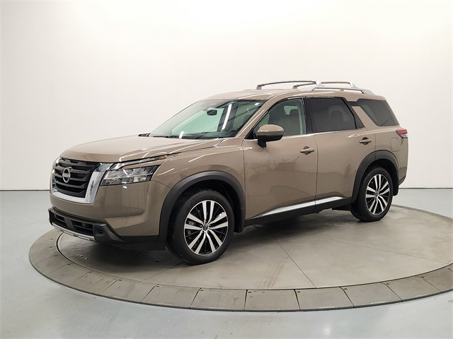2024 Nissan Pathfinder Platinum photo 3