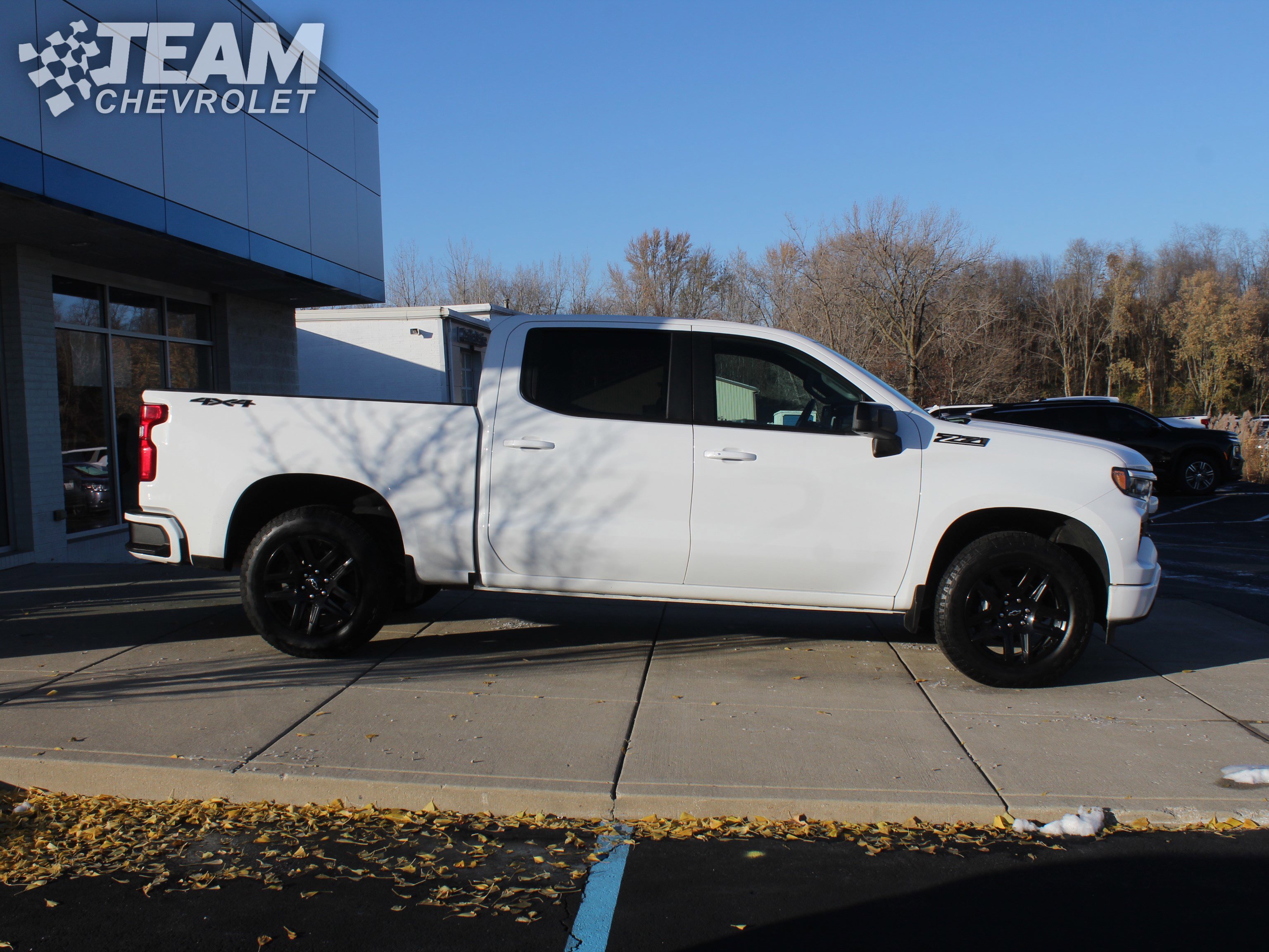 2024 Chevrolet Silverado 1500 RST photo 3