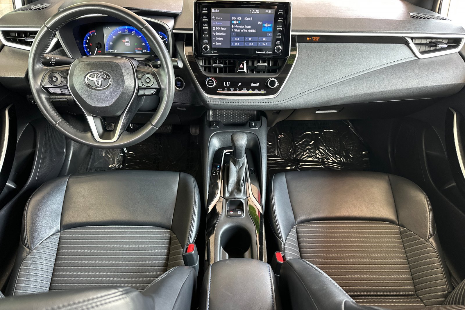 2022 Toyota Corolla XSE photo 12