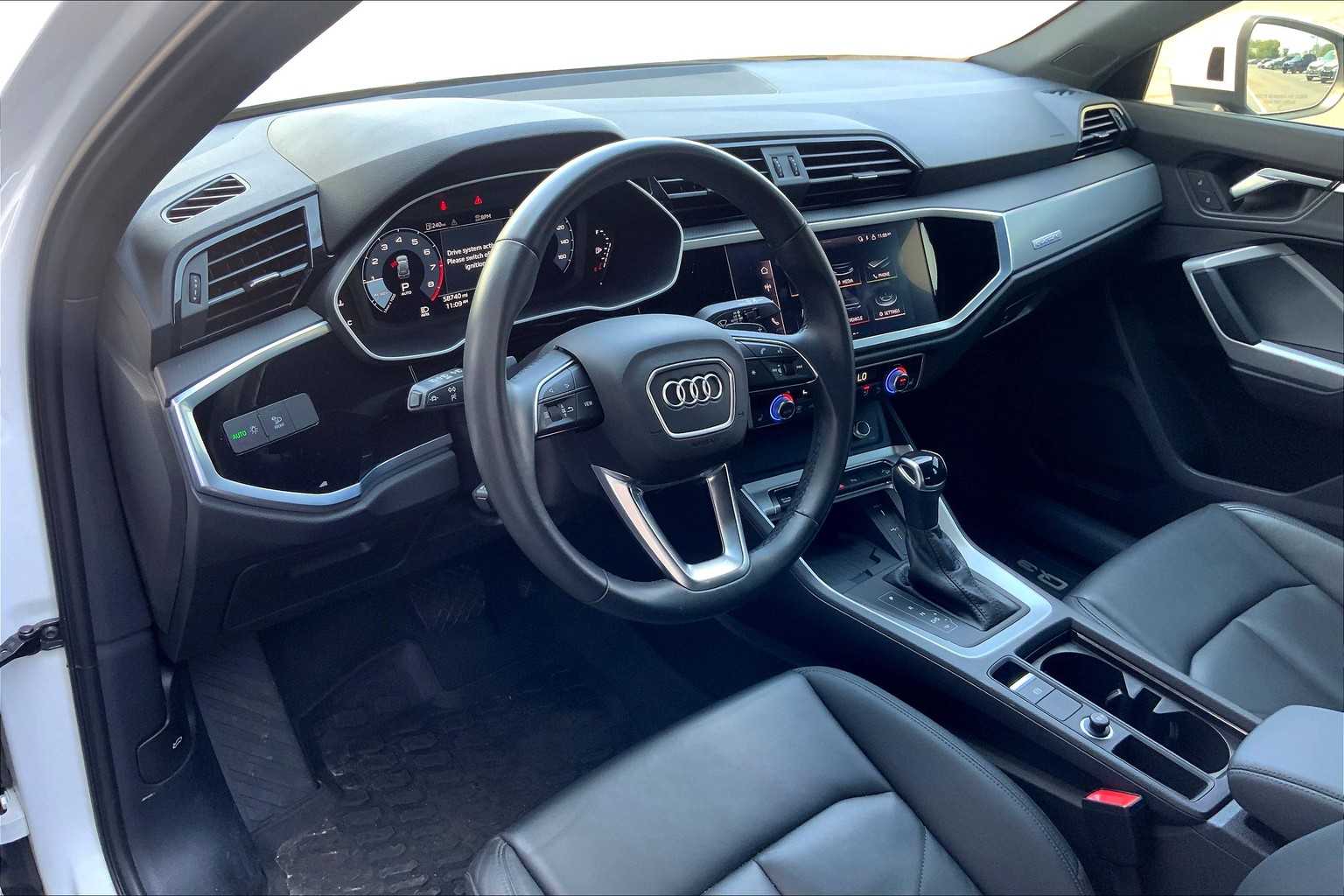 2022 Audi Q3 S line Premium Plus photo 18