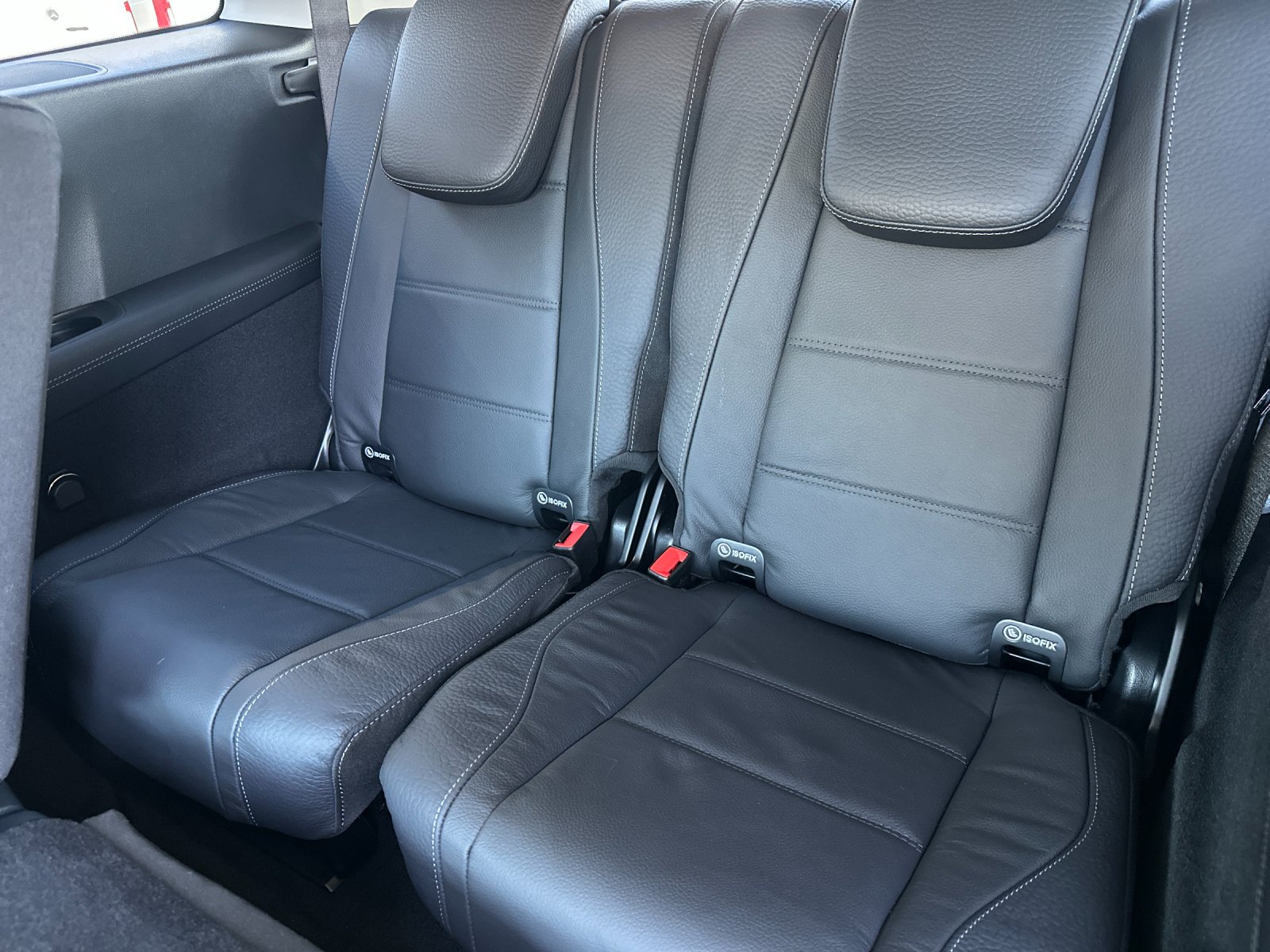2026 Mercedes Benz GLS 450 4MATIC photo 13