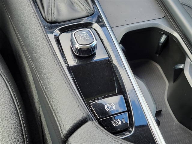 2022 Volvo XC90 Momentum photo 25